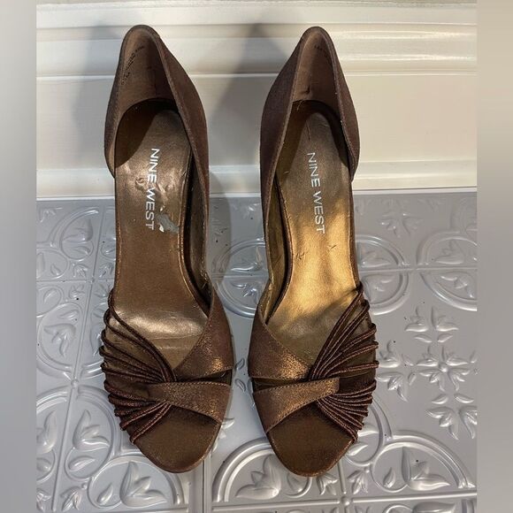 Nine West size 5.5 metallic brown heels - Picture 2 of 8